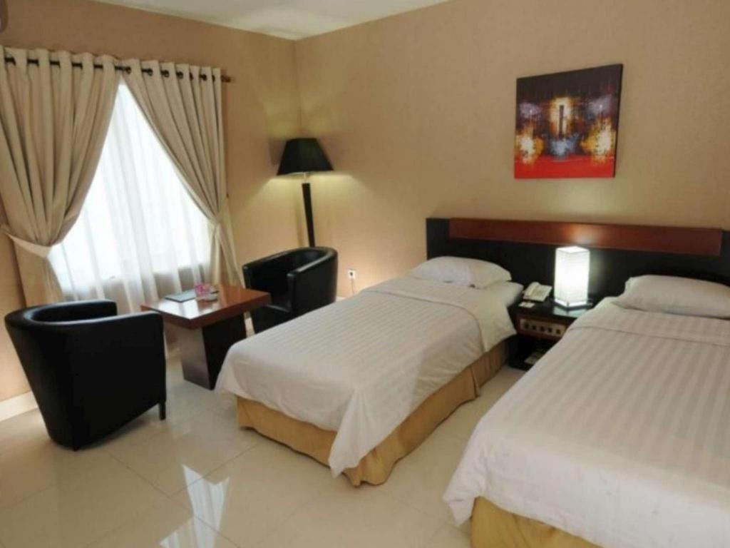 Orchardz Hotel Gajah Mada Pontianak Exterior photo