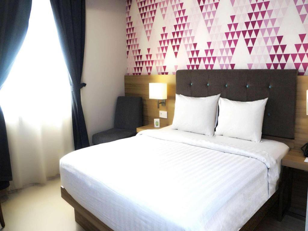 Orchardz Hotel Gajah Mada Pontianak Exterior photo